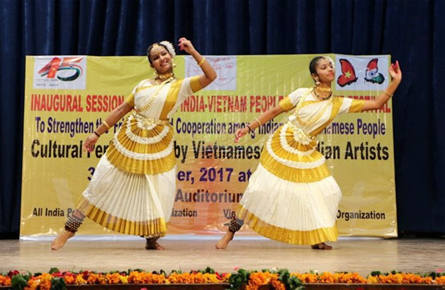 “印越文化对接”图片展在印度举行 ảnh 1