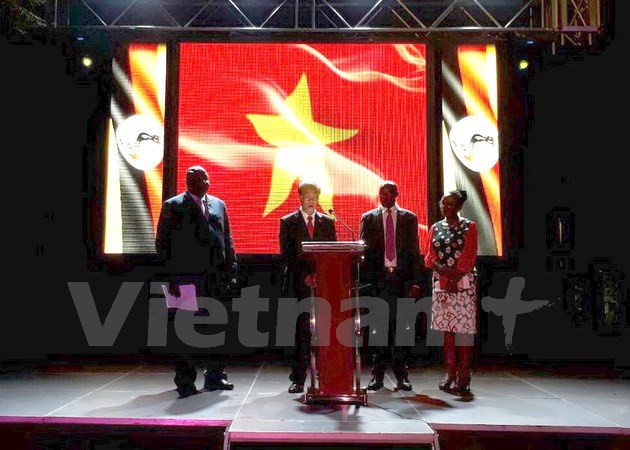 越南驻墨西哥、乌干达和莫桑比克大使馆举行活动 欢庆国庆节 ảnh 2