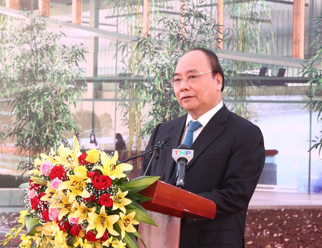 政府总理阮春福发布首个越南品牌汽车生产项目开工令 ảnh 2