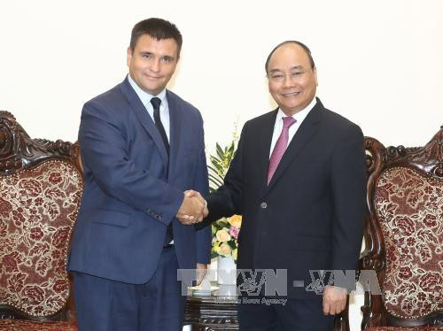 越南政府总理阮春福会见乌克兰外长克里姆金 ảnh 1 越南政府总理阮春福会见乌克兰外长克里姆金 ảnh 1