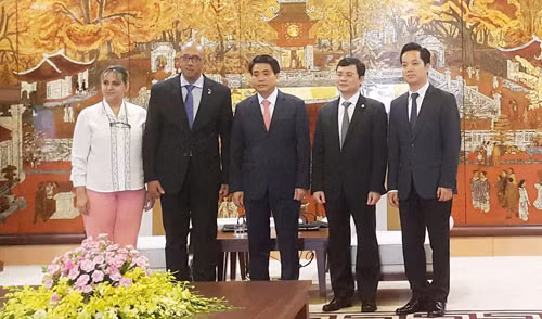 河内市与古巴加强在多领域的合作关系 ảnh 1