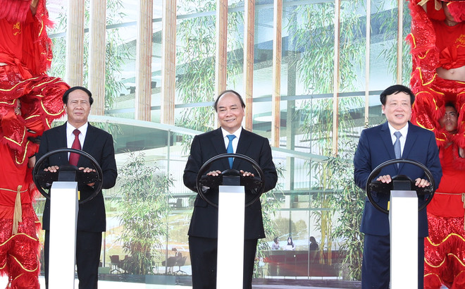 政府总理阮春福发布首个越南品牌汽车生产项目开工令 ảnh 1