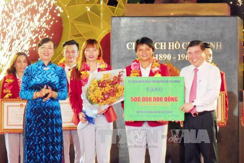 河内和胡志明市表彰在第29届东运会取得优异成绩的教练员和运动员 ảnh 1 河内和胡志明市表彰在第29届东运会取得优异成绩的教练员和运动员 ảnh 1