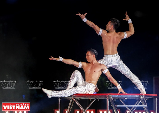 胡志明市街头表演秀 ảnh 1