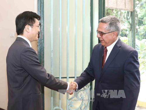古巴外交部代表团访问越南 ảnh 1 古巴外交部代表团访问越南 ảnh 1