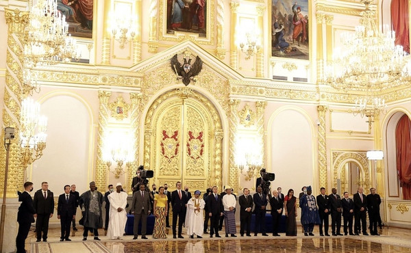 俄罗斯总统普京:俄罗斯重视与越南的全面战略伙伴关系 ảnh 2 俄罗斯总统普京:俄罗斯重视与越南的全面战略伙伴关系 ảnh 2