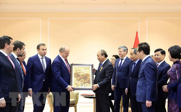  越南国家主席阮春福会见俄联邦共产党中央委员会主席久加诺夫 ảnh 2