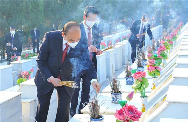 阮春福:河江省须促进教育政策落实 将其视为解开发展中各种瓶颈的钥匙 ảnh 3 阮春福:河江省须促进教育政策落实 将其视为解开发展中各种瓶颈的钥匙 ảnh 3