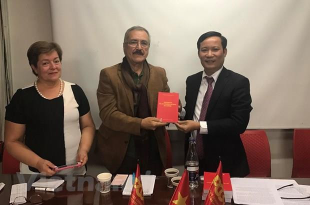 越南共产党与哥伦比亚共产党加强合作 ảnh 1 越南共产党与哥伦比亚共产党加强合作 ảnh 1