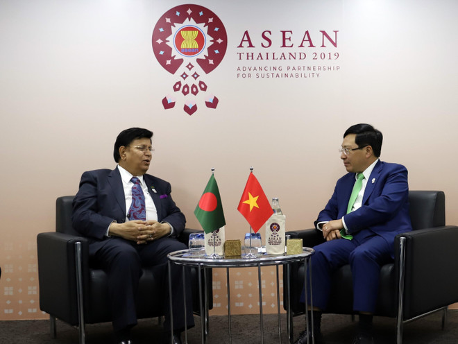 越南政府副总理兼外长范平明会见印度和孟加拉国外长 ảnh 1 越南政府副总理兼外长范平明会见印度和孟加拉国外长 ảnh 1