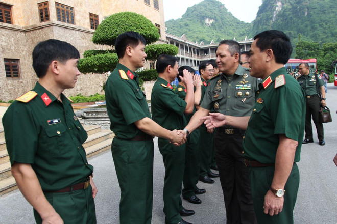 印尼军官代表团访问越南第一军区 ảnh 1