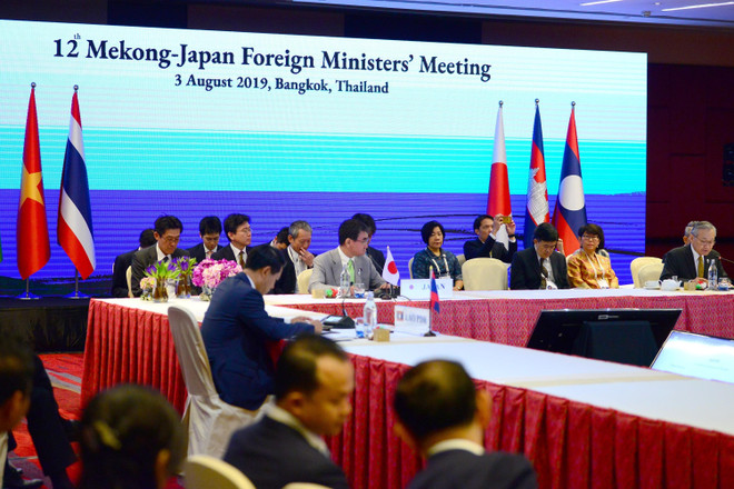  AMM-52：越南政府副总理兼外长范平明出席第12届湄公河-日本外长会议 ảnh 1