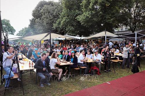 富有越南传统文化特色的啤酒空间亮相柏林国际啤酒节 ảnh 2