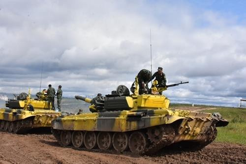 越南人民军坦克赛队做好准备参加国际军事赛会 ảnh 3