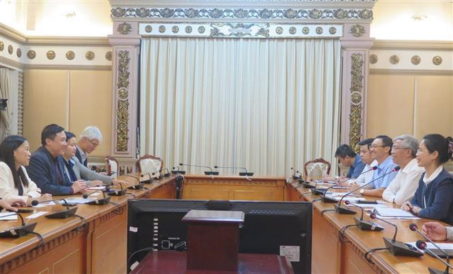 胡志明市呼吁新加坡对基础设施和环境领域进行投资 ảnh 1