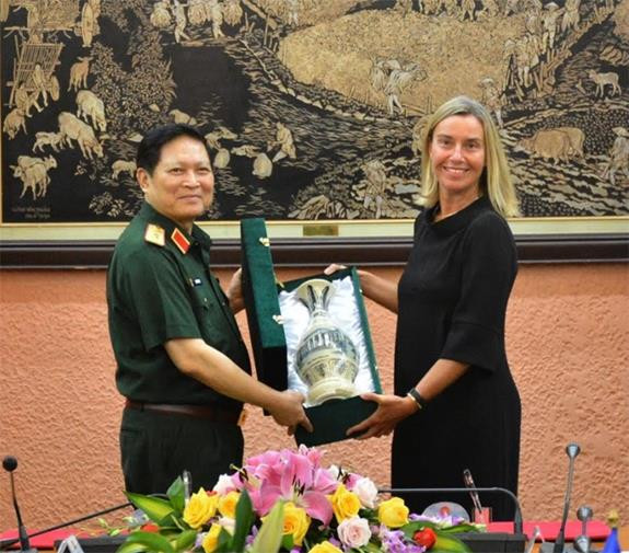 越南国防部长吴春历会见欧洲委员会副主席莫盖里尼 ảnh 1 越南国防部长吴春历会见欧洲委员会副主席莫盖里尼 ảnh 1