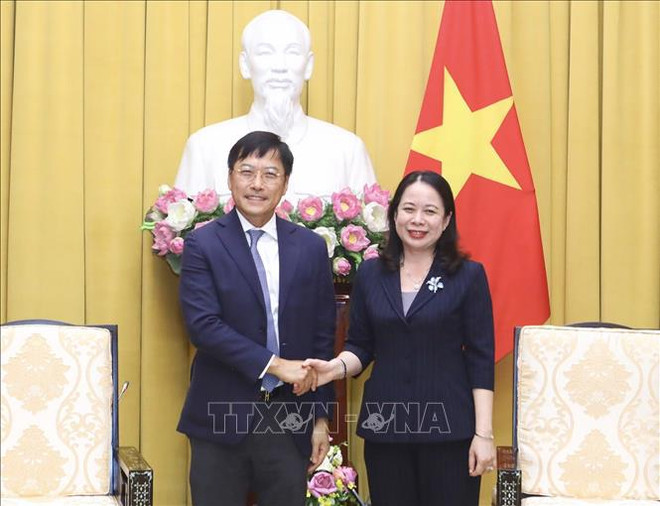 越南国家副主席武氏映春会见美国AIA集团首席执行官李源祥 ảnh 1 越南国家副主席武氏映春会见美国AIA集团首席执行官李源祥 ảnh 1