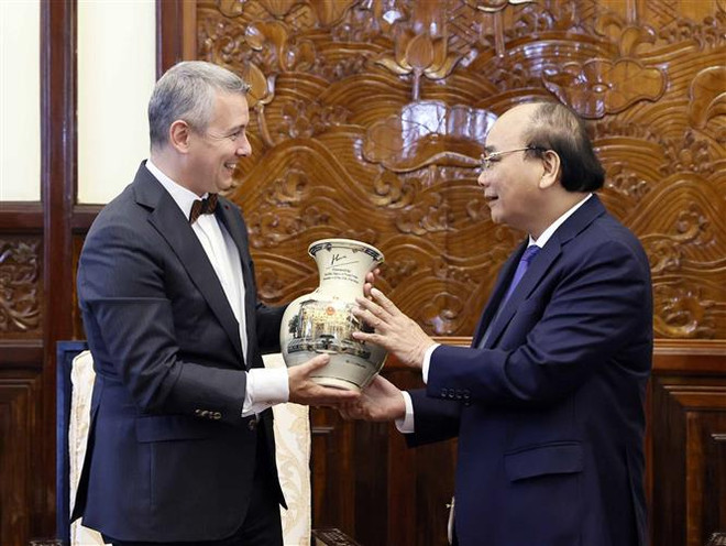 越南国家主席阮春福接受新任驻越大使递交的国书 ảnh 3 越南国家主席阮春福接受新任驻越大使递交的国书 ảnh 3