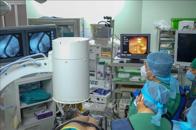 依法依规解决困难 保障药品和医疗设备供应 ảnh 1