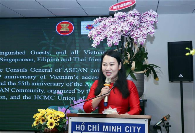 纪念越南加入东盟27周年见面会在胡志明市举行 ảnh 1 纪念越南加入东盟27周年见面会在胡志明市举行 ảnh 1