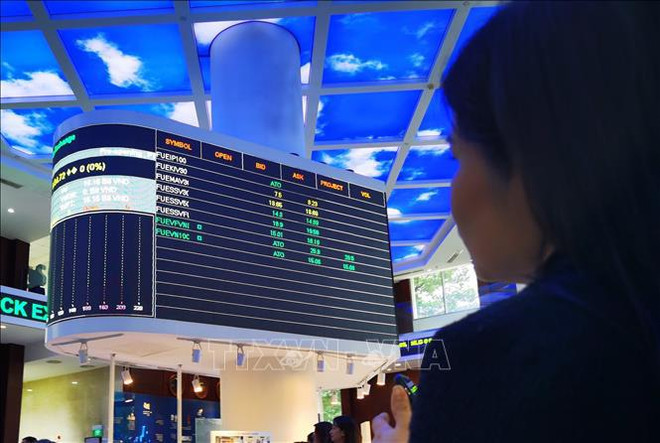 越南政府10月份例行记者会:宏观经济稳定是股市发展的良好基础 ảnh 2 越南政府10月份例行记者会:宏观经济稳定是股市发展的良好基础 ảnh 2