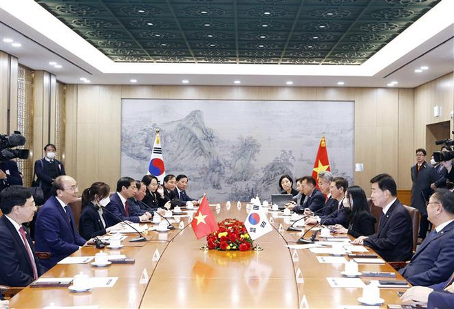 国家主席阮春福会见韩国国会议长金振杓 ảnh 2 国家主席阮春福会见韩国国会议长金振杓 ảnh 2