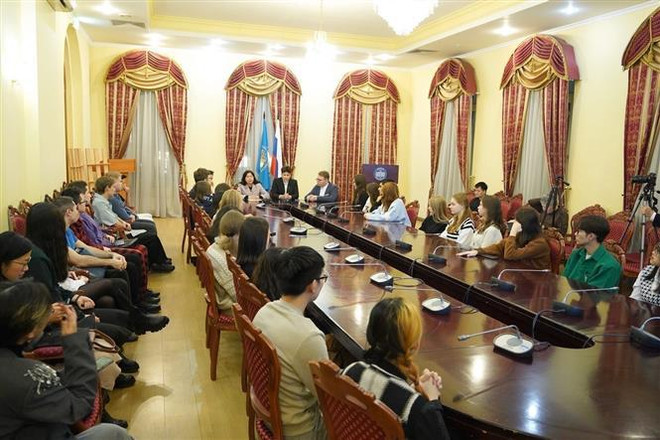 “空中奠边府大捷”50周年纪念活动在莫斯科国立语言大学举行 ảnh 1