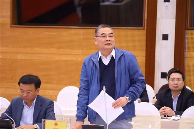政府11月份例行记者会：暂时没收涉及越亚公司案被告上交的1.7万亿越盾赃款 ảnh 1