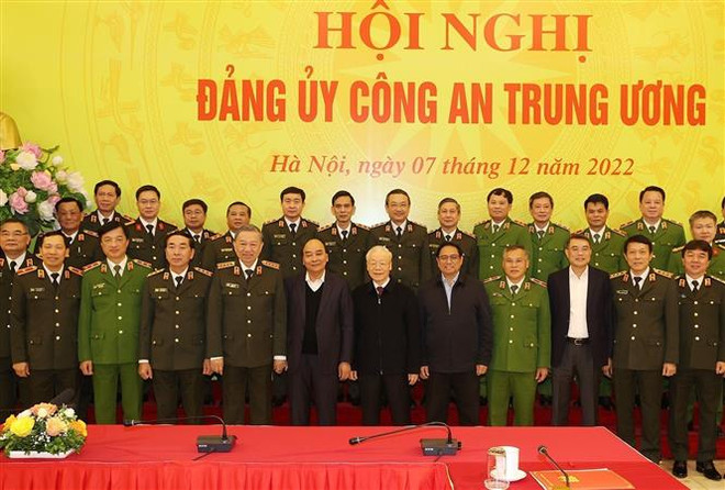 越共中央总书记阮富仲出席中央公安党委会议 ảnh 2 越共中央总书记阮富仲出席中央公安党委会议 ảnh 2