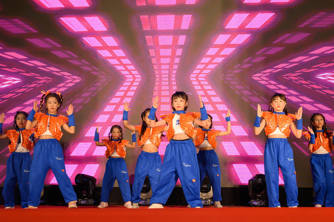 “点亮橙色”音乐晚会:结束针对妇女和儿童的暴力行为 ảnh 1 “点亮橙色”音乐晚会:结束针对妇女和儿童的暴力行为 ảnh 1