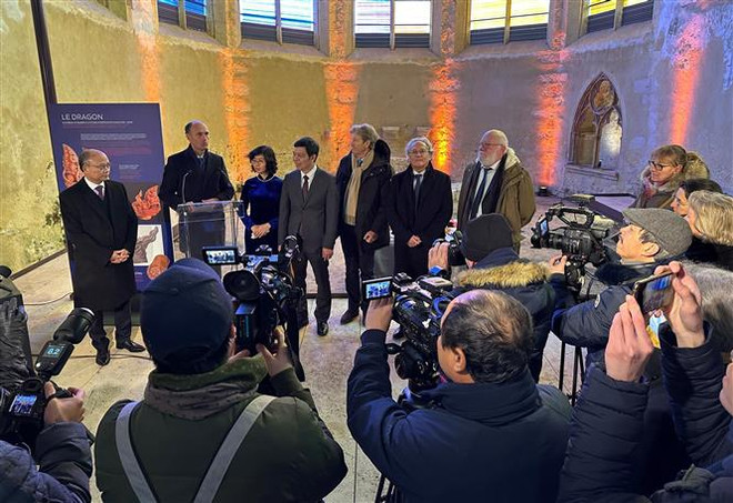 越南升龙皇城遗产推广活动在法国普罗万举行 ảnh 1 越南升龙皇城遗产推广活动在法国普罗万举行 ảnh 1