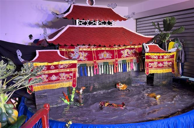 越南水上木偶与法国公众见面 ảnh 2 越南水上木偶与法国公众见面 ảnh 2