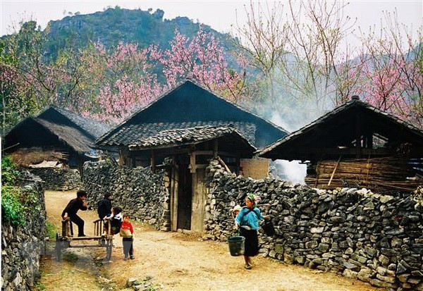 同文岩石高原第三次被列入UNESCO世界地质公园证书授予仪式举行 ảnh 2 同文岩石高原第三次被列入UNESCO世界地质公园证书授予仪式举行 ảnh 2