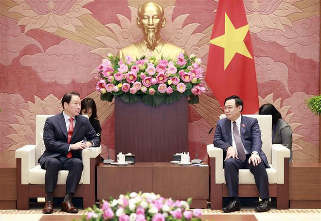 越南国会主席王廷惠会见韩国SK集团会长崔泰源 ảnh 2 越南国会主席王廷惠会见韩国SK集团会长崔泰源 ảnh 2