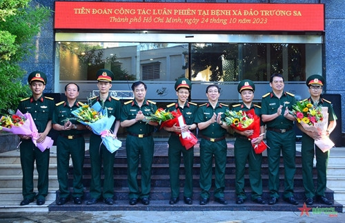 175军医院派遣医师队伍赴长沙岛医疗所执行任务 ảnh 1 175军医院派遣医师队伍赴长沙岛医疗所执行任务 ảnh 1