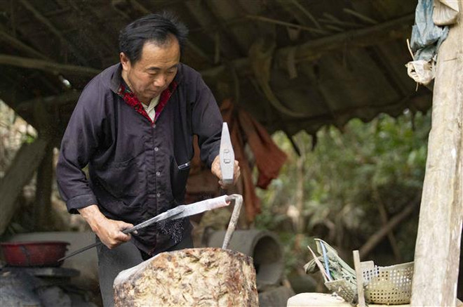 奠边省赫蒙族锻造技艺入选国家级非物质文化遗产 ảnh 2 奠边省赫蒙族锻造技艺入选国家级非物质文化遗产 ảnh 2