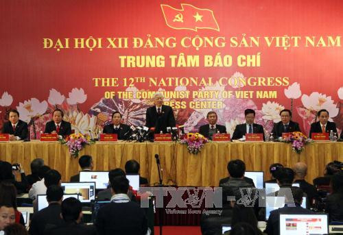 越共十二大:阮富仲总书记同国内外记者会面 ảnh 1 越共十二大:阮富仲总书记同国内外记者会面 ảnh 1
