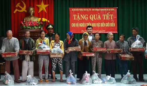 各省份和机关单位春节前夕走访慰问贫困群众送温暖 ảnh 1