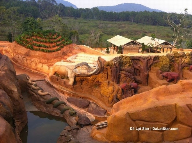大叻市吸引游客的一处新旅游景点——黏土地道 ảnh 4 大叻市吸引游客的一处新旅游景点——黏土地道 ảnh 4