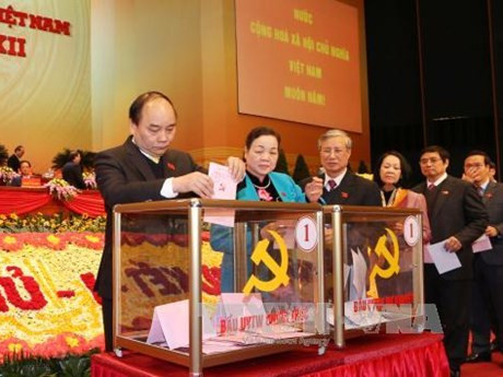 越共十二大:全国人民对新一届中央委员会领导集体抱有信心 ảnh 1 越共十二大:全国人民对新一届中央委员会领导集体抱有信心 ảnh 1