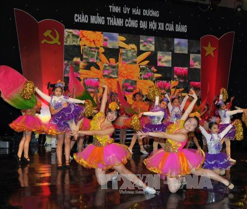 各地纷纷举行活动庆祝越共十二大胜利召开 ảnh 1 各地纷纷举行活动庆祝越共十二大胜利召开 ảnh 1