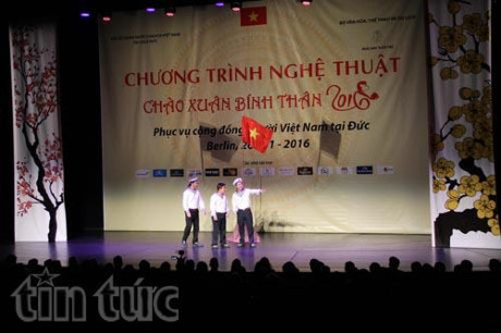 近1000名侨胞参加在德国举行的“温暖春天”文艺活动 ảnh 1 近1000名侨胞参加在德国举行的“温暖春天”文艺活动 ảnh 1