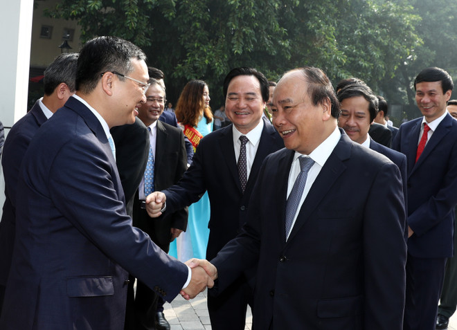 越南政府总理阮春福来到河内国家大学调研 ảnh 4