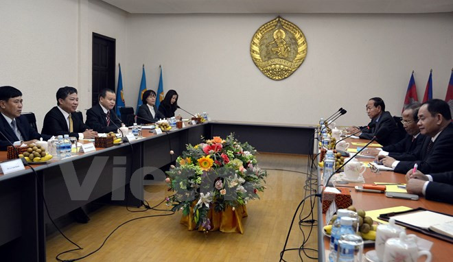 柬埔寨领导会见越南共产党代表团 ảnh 1 柬埔寨领导会见越南共产党代表团 ảnh 1