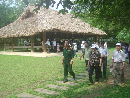 八月时光的新潮安全区 ảnh 2