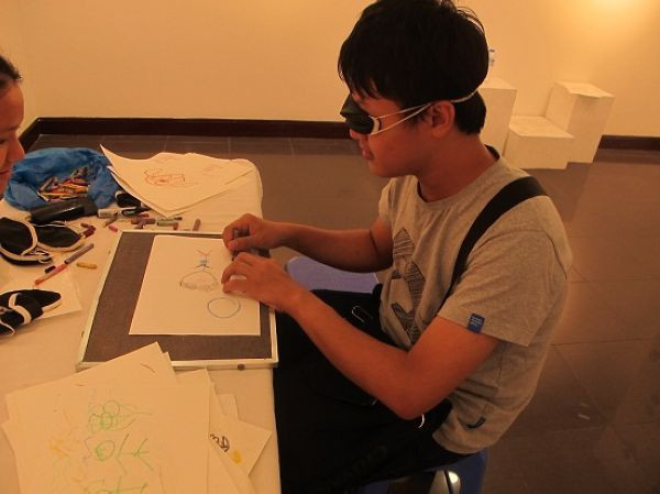 针对盲人的首个展会在河内举行 给人们带来新看法 ảnh 1 针对盲人的首个展会在河内举行 给人们带来新看法 ảnh 1