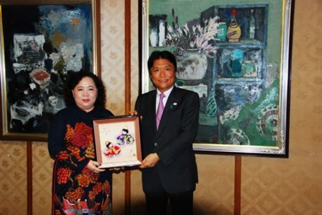 越南河内市代表团访问日本福冈县 ảnh 1 越南河内市代表团访问日本福冈县 ảnh 1