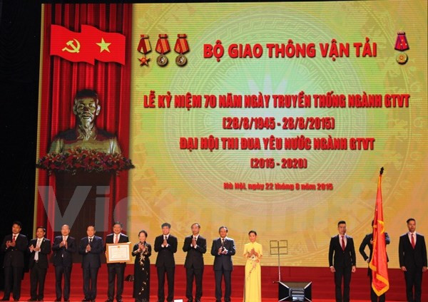 越南交通运输部荣获一级独立勋章 ảnh 1 越南交通运输部荣获一级独立勋章 ảnh 1