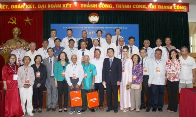 越南祖国阵线中央委员会领导接见模范海外侨胞 ảnh 1 越南祖国阵线中央委员会领导接见模范海外侨胞 ảnh 1