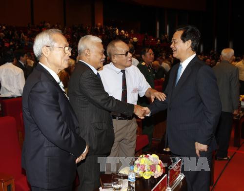 阮晋勇总理出席政府办公厅传统日70周年纪念典礼 ảnh 1 阮晋勇总理出席政府办公厅传统日70周年纪念典礼 ảnh 1